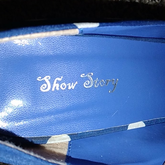 Heels - Picture 2 of 3